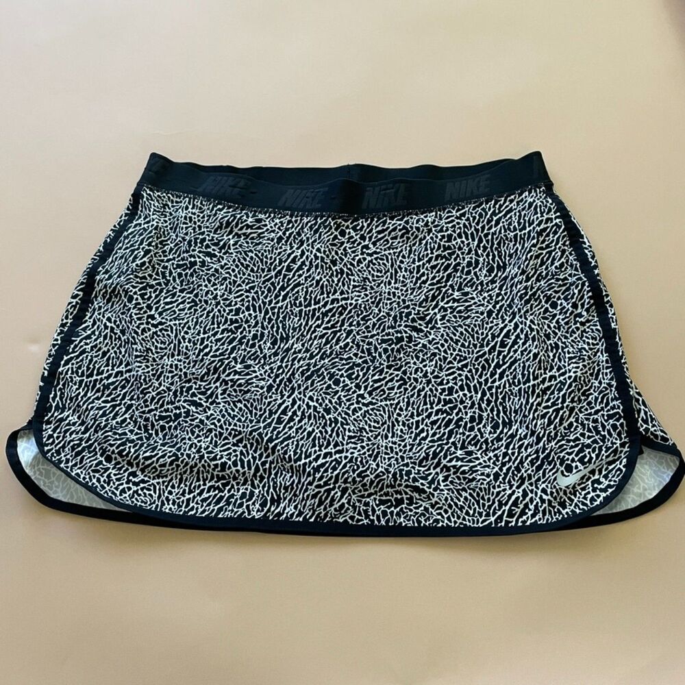 Nike Golf Skort Womens XL Black White Print Built In Shorts Athletic Tennis